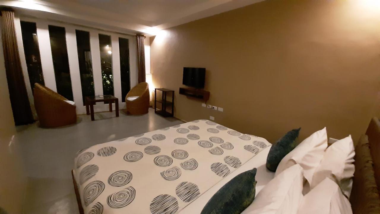 Urban Sands Hotel Iloilo Ngoại thất bức ảnh
