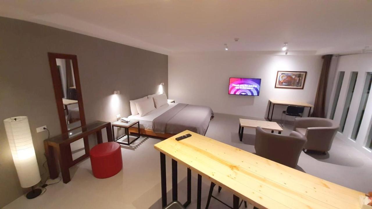 Urban Sands Hotel Iloilo Ngoại thất bức ảnh