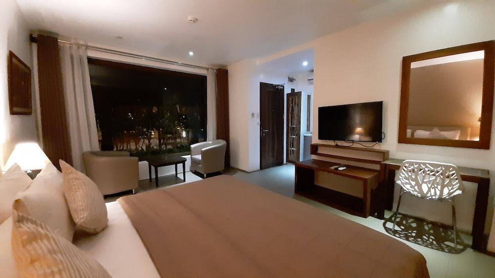Urban Sands Hotel Iloilo Ngoại thất bức ảnh